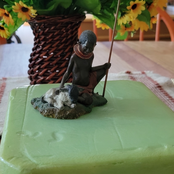 Franklin Mint Children of the World Figurines - Picture 4 of 12